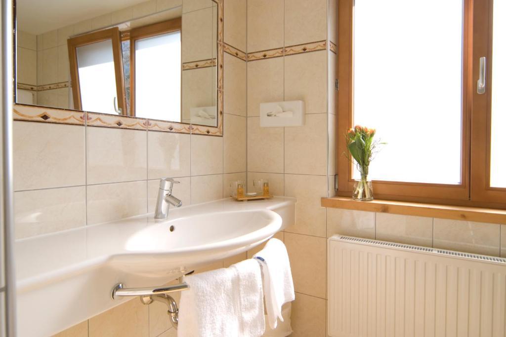 Huber Hotel Tramserhof Landeck Pokój zdjęcie